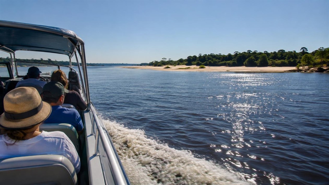 Barcelos, no Amazonas: praias de rio e o maior arquipélago fluvial do mundo