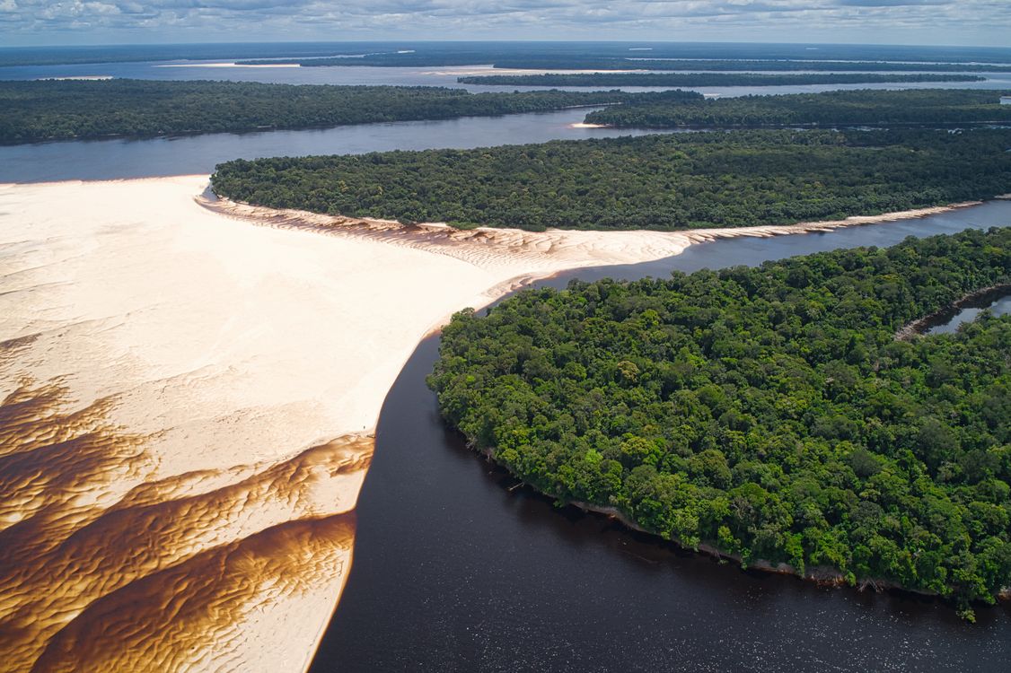 Barcelos, no Amazonas: praias de rio e o maior arquipélago fluvial do mundo