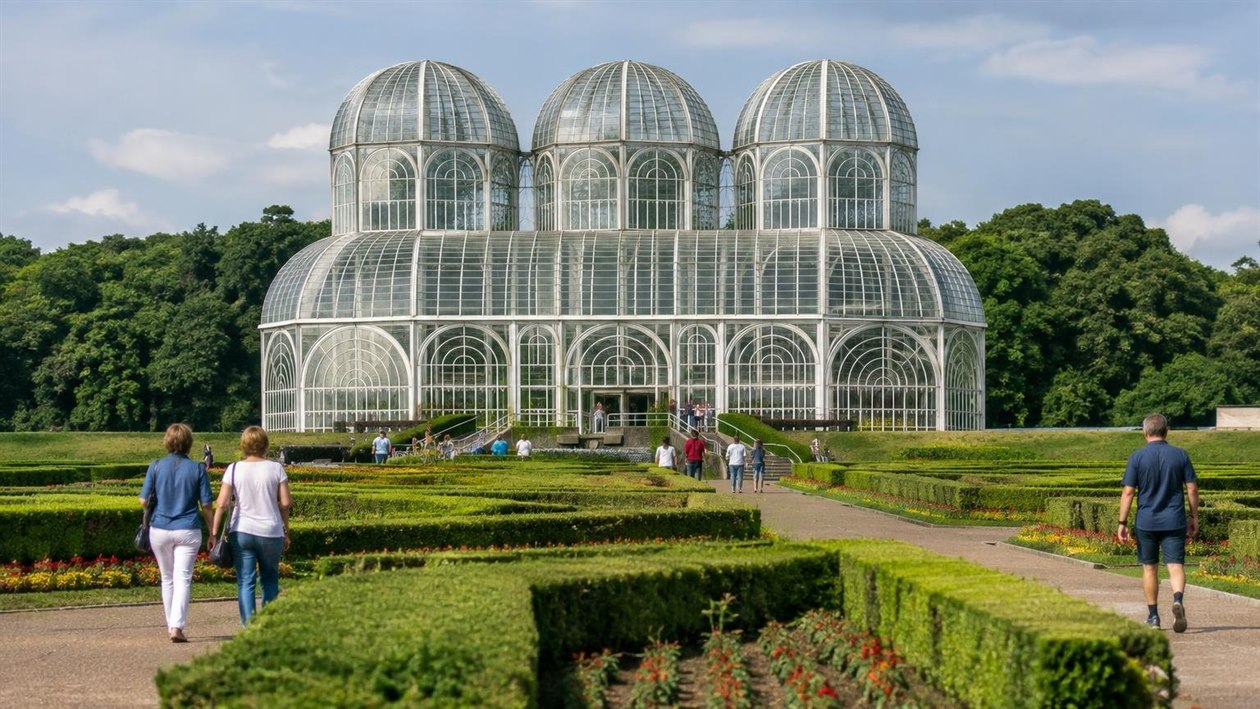 Curitiba em três dias: Jardim Botânico, Largo da Ordem e o trem que desce a Serra do Mar